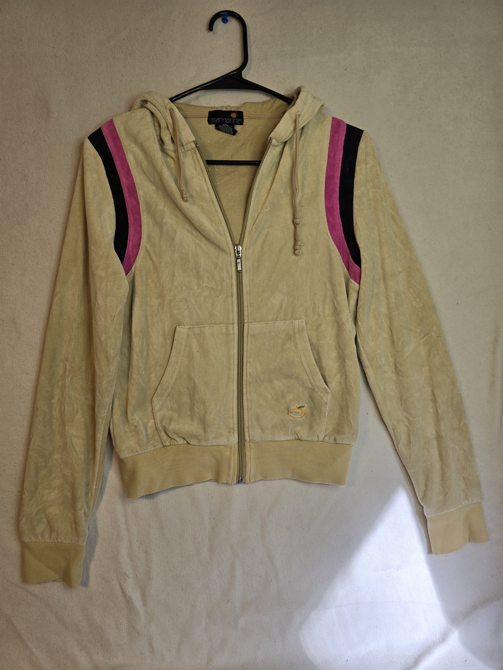 Mandarine Women's Retro Cream Zip-Up Velour Hoodie with Pink & Black Accents